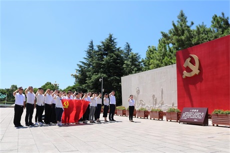 上投集團(tuán)集體赴南湖紅色教育基地考察學(xué)習(xí)